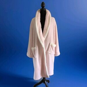 Lights Off Pink Fuzzy Women's Large Robe Polyester soft Inside & Out